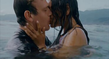 sex 乱伦的 Bác sĩ fucks bệnh nhân và xnxx moi bạn gái của mình trong văn phòng.