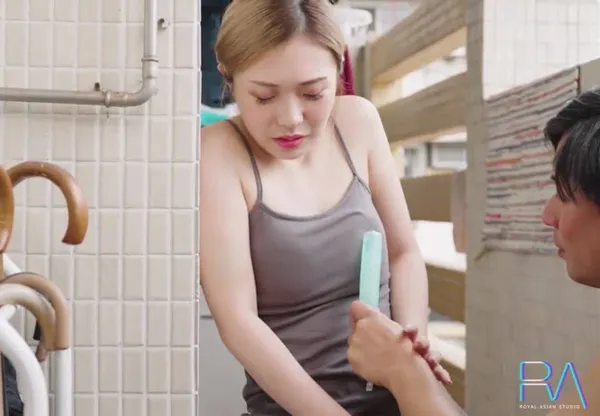 sex đụ mạnh bạo Cậu con trai vô sinh, bố Gã chồng an ủi rồi giúp vợ của con trai có thai