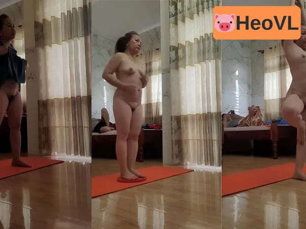 sex chipi1311 Chị máy bay nude tập thể dục cho mấy anh gu mặn